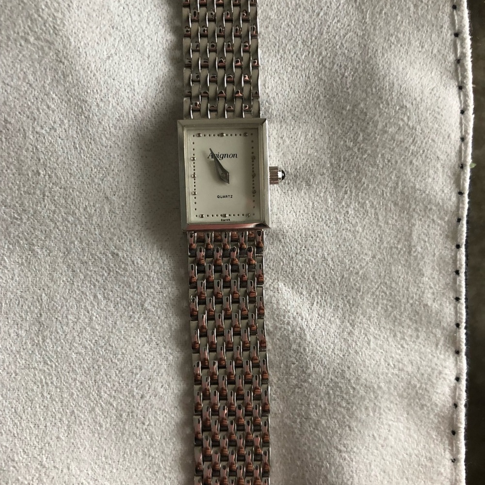 Auignon watch